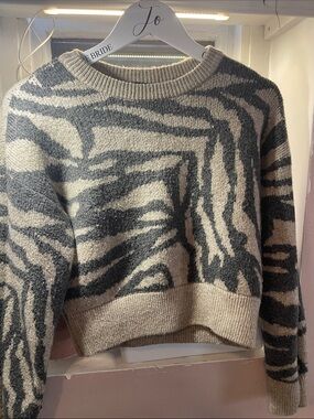 Steve Madden Gray and Cream Zebra-Print Crewneck Sweater